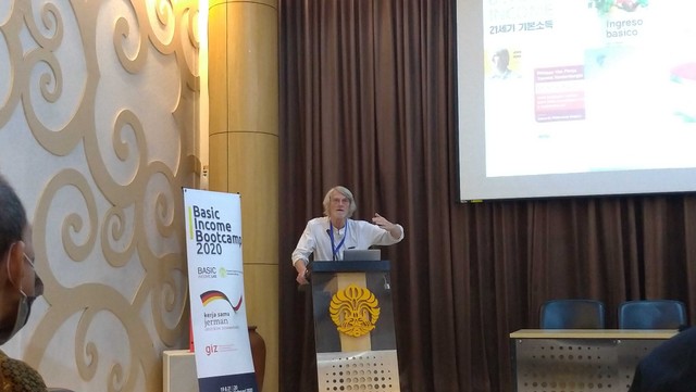 Philippe Van Parijs saat memberi ceramah di Universitas Indonesia. Foto: Rizki Baiquni Pratama/kumparan