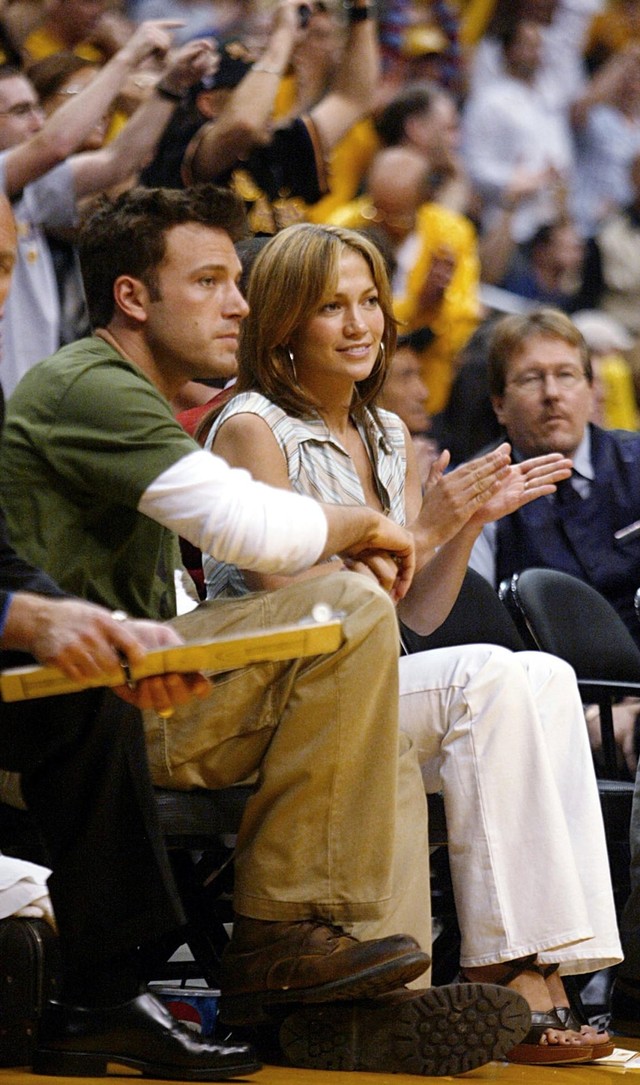 Jennifer Lopez dan Ben Affleck. Foto: AFP/LEE CELANO