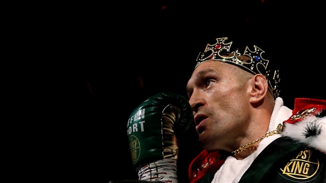 Tyson Fury sebelum memulai pertarungan melawan Deontay Wilder di Arena Grand Garden, Las Vegas, Amerika Serikat. Foto: REUTERS/Steve Marcus