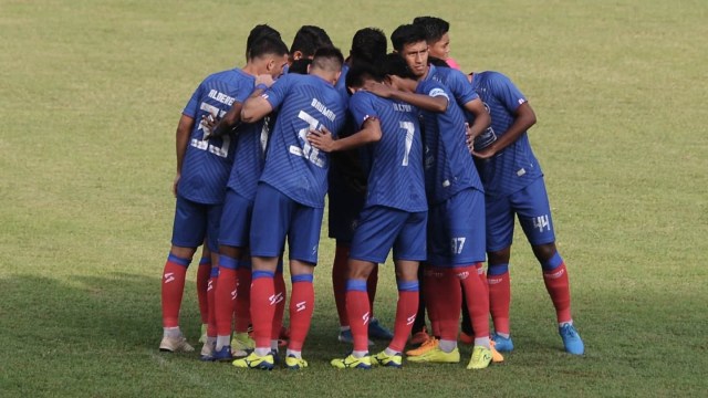 Arema FC menjalani uji tanding dengan Barito Putera sekaligus launching tim untuk Liga 1 2020. Foto: dok. Arema FC