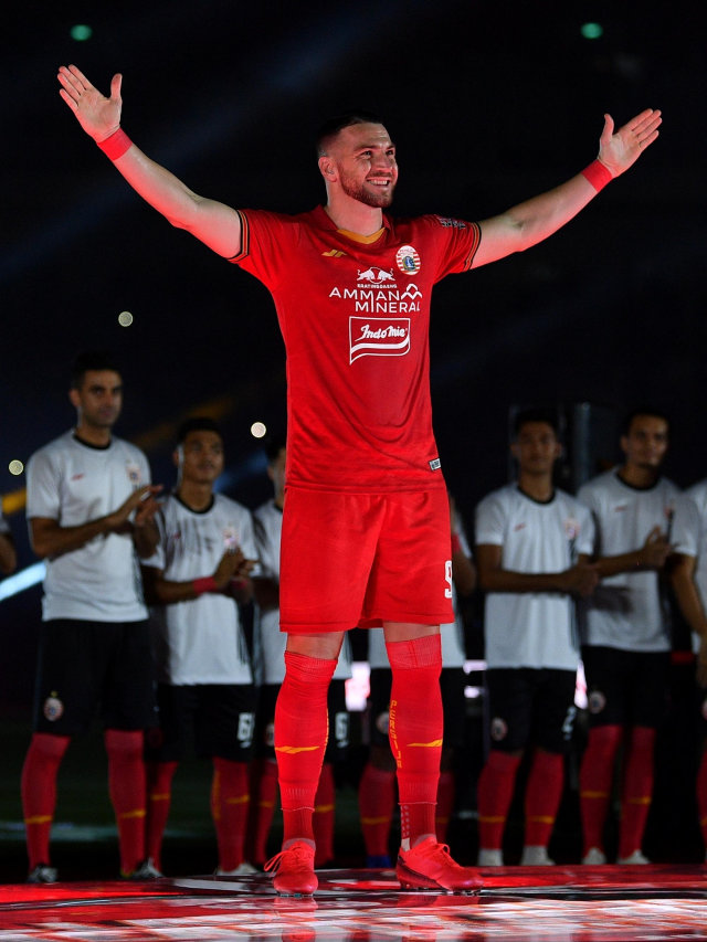 Pemain Persija Jakarta Marco Simic pada peluncuran tim dan kostum Persija Jakarta untuk Liga 1 musim 2020 di Stadion Utama Gelora Bung Karno, Jakarta. Foto: ANTARA FOTO/Sigid Kurniawan/foc.