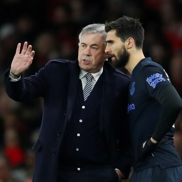 Andre Gomes menjalani laga perdananya untuk Everton usai pulih dari cedera parah. Foto: David Klein/REUTERS