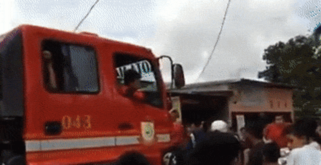 Petugas Pemadam Kebakaran di Makassar Jadi Korban Prank Foto: Dok. Istimewa