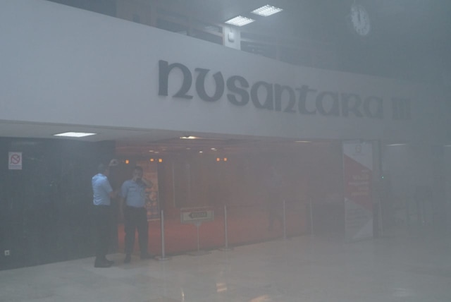 Suasana Gedung Nusantara III yang terbakar, DPR RI, Jakarta, Senin (24/2). Foto: Hemi Afandi/kumparan