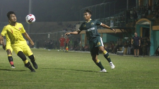 Tira-Persikabo saat melakoni uji tanding lawan Badak Lampung, Minggu (23/2). Foto: Dok. Media Tira-Persikabo