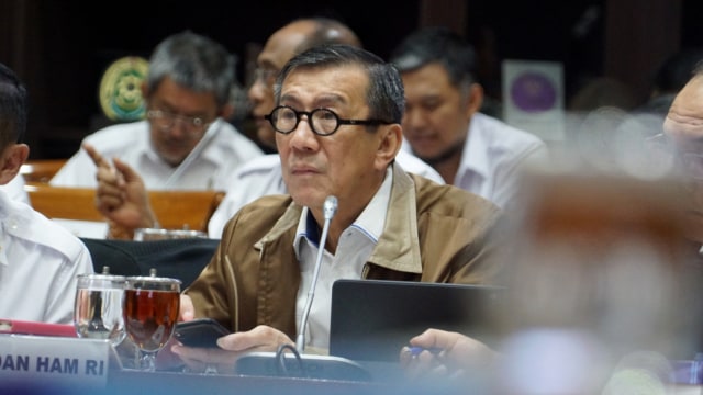 Menteri Hukum dan HAM Yasonna Laoly dalam rapat kerja dengan Komisi III DPR di Kompleks Parlemen, Senayan, Jakarta, Senin (24/2). Foto: Helmi Afandi/kumparan