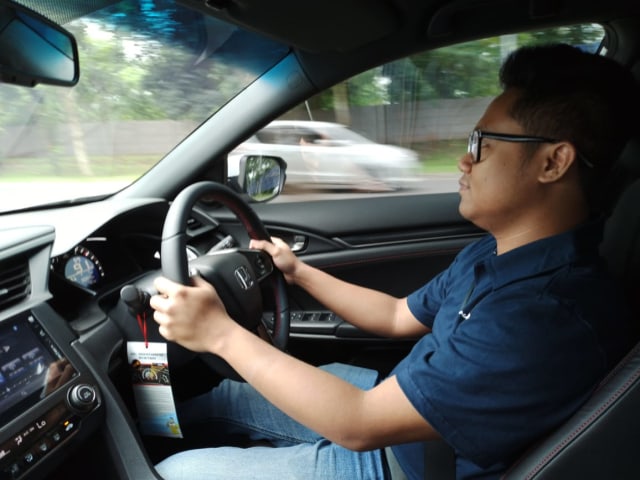 Posisi mengemudi Honda Civic Hatchback RS Foto: Muhammad Ikbal