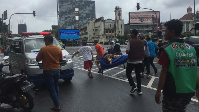 Kecelakaan Tunggal saat Banjir di Jakarta Pusat, Seorang Pria Tewas. Foto: Moh Fajri/kumparan