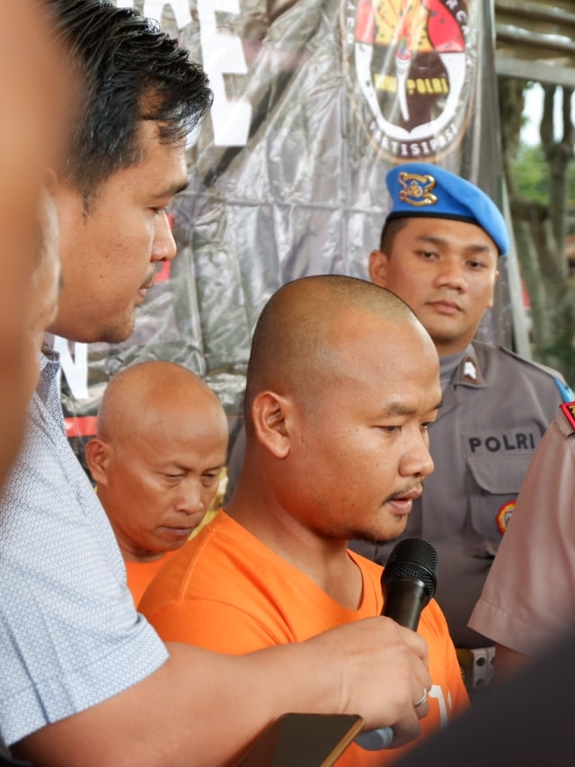 Pembina pramuka Isfan Yoppy Andrian di Polres Sleman. Foto:  Arfiansyah Panji Purnandaru/kumparan