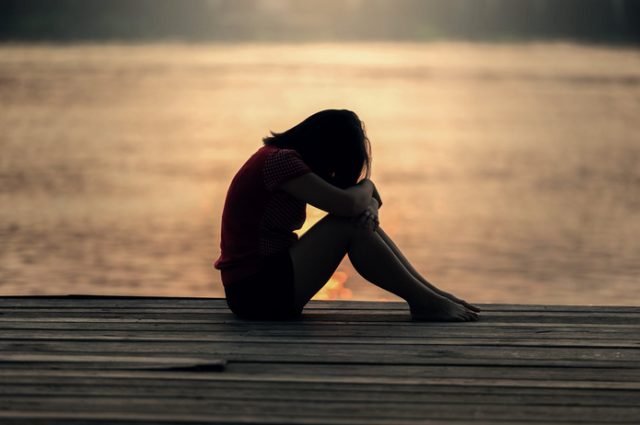 Guilt trip adalah sebuah bentuk komunikasi baik verbal maupun nonverbal yang digunakan oleh seseorang kepada korban untuk menyebabkan rasa bersalah, sehingga akhirnya pelaku bisa mengontrol perilaku si korban agar keinginannya dipenuhi | Photo by Pexels/Pixabay
