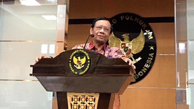 Menko Polhukam Mahfud MD saat gelar konferensi pers di Kemenko Polhukam, Jakarta, Selasa (25/2). Foto: Andesta Herli Wijaya/kumparan