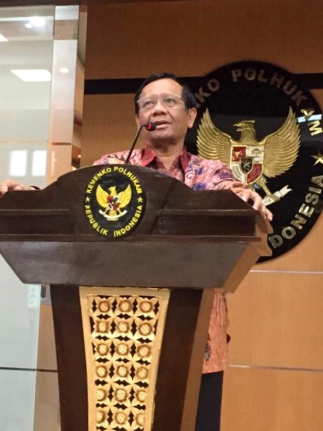 Menko Polhukam Mahfud MD saat gelar konferensi pers di Kemenko Polhukam, Jakarta, Selasa (25/2). Foto: Andesta Herli Wijaya/kumparan