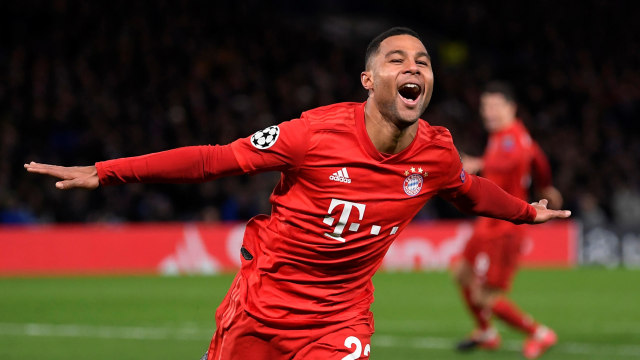 Serge Gnabry merayakan gol yang dia cetak ke gawang Chelsea. Foto: Eddie Keogh/REUTERS