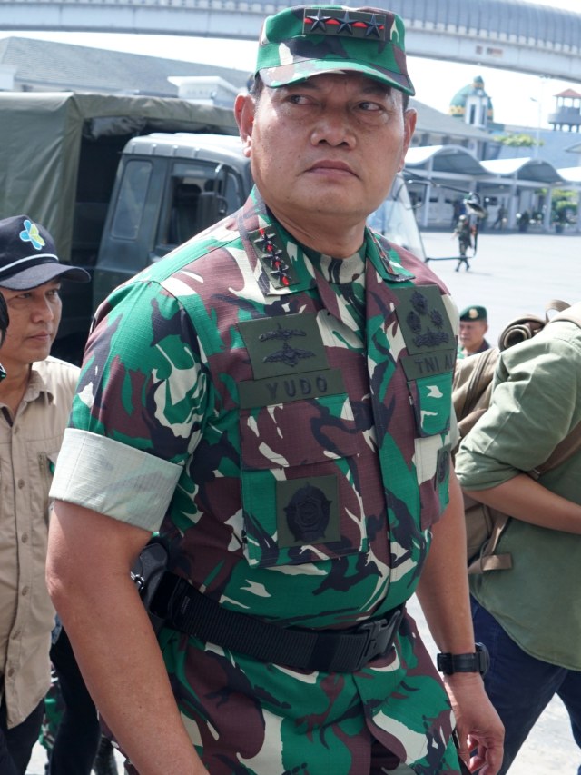 Panglima Komando Gabungan Wilayah Pertahanan (Pangkogabwilhan) I Laksamana Madya Yudo Margono (tengah) di Pangkolinlamil, Tanjung Priok, Jakarta Utara. Foto: Helmi Afandi/kumparan