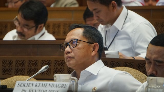 Mendagri Tito Karnavian saat menghadiri rapat bersama Komisi II DPR RI di Komplek Parlemen, Jakarta, Rabu (26/2). Foto: Fanny Kusumawardhani/kumparan 