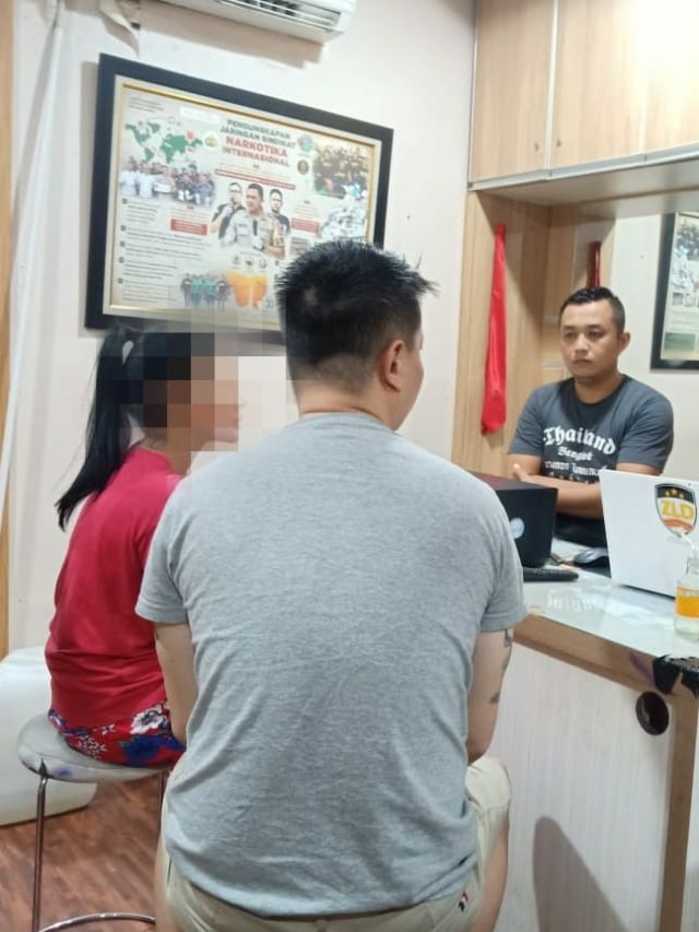 Vitalia Shesya menjalani pemeriksaan di Polres Metro Jakarta Barat, Rabu (26/2).  Foto: Dok. Humas Polres Metro Jakarta Barat