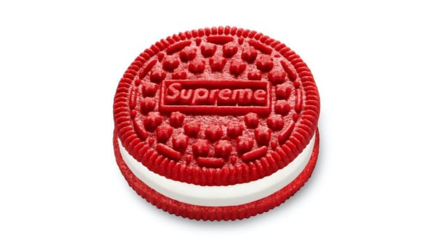 Ilustrasi Biskuit Oreo x Supreme