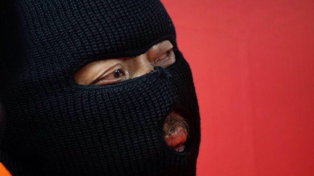 Ilustrasi maling menggunakan topeng. Foto: Fanny Kusumawardhani/kumparan