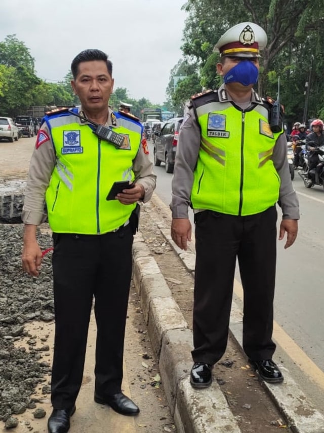 Perbaikan jalan amblas di Daan Mogot KM 19, Tangerang Selatan. Foto: Dok. Istimewa