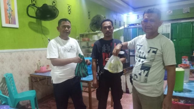 Polsek Tobadak mengamankan pemilik warung yang diduga menjual bakso daging tikus. Foto: Dok. Istimewa