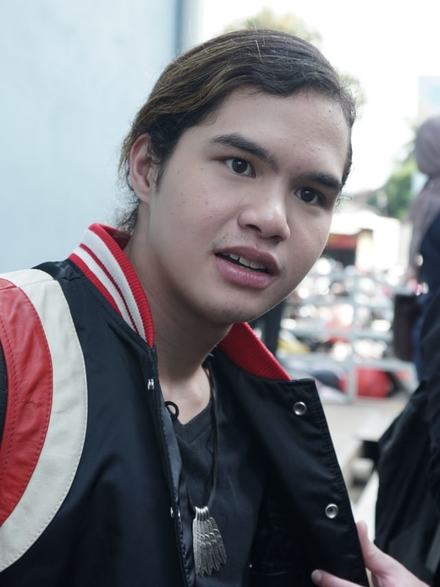 Musisi Dul Jaelani saat ditemui di kawasan Tendean, Jakarta, Senin, (2/3). Foto: Ronny
