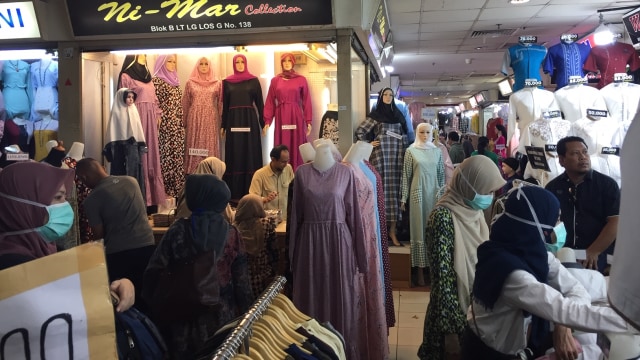 Suasana di Pasar Tanah Abang, Jakarta Pusat, Selasa (3/3).  Foto: Muhammad Darisman/kumparan