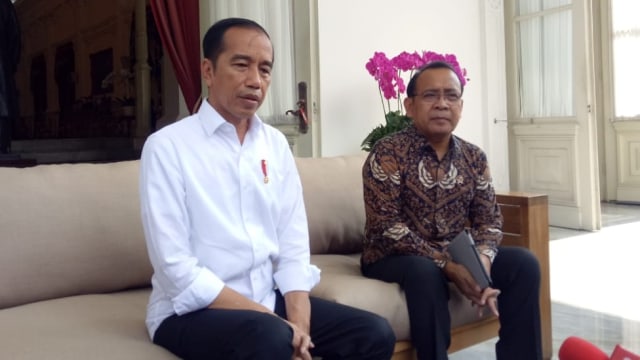 Presiden Jokowi konferensi pers penanganan corona di Indonesia, Selasa (3/3). Foto: Fahrian Saleh/kumparan