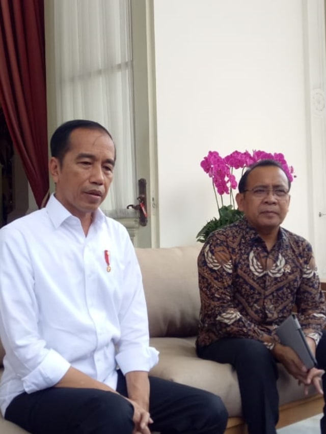 Presiden Jokowi konferensi pers penanganan corona di Indonesia, Selasa (3/3). Foto: Fahrian Saleh/kumparan