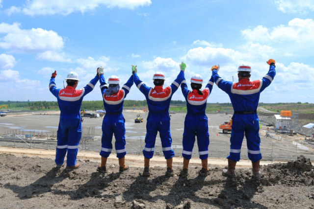 Pekerja Pertamina di salah satu proyek milik BUMN migas tersebut. Foto: Dok. pertamina