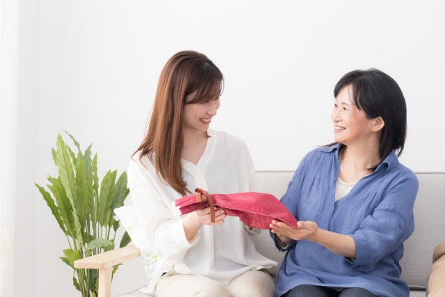 ilustrasi menantu dan mertua. Foto: Shutterstock