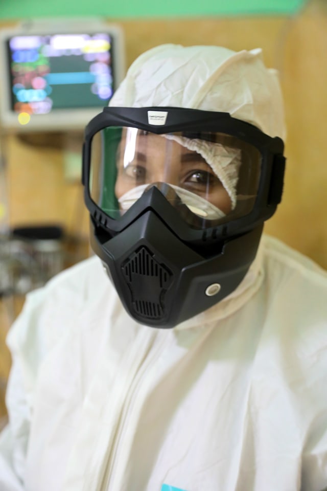 Pakaian khusus untuk menangani pasien Virus Corona. Foto: Suparta/acehkini