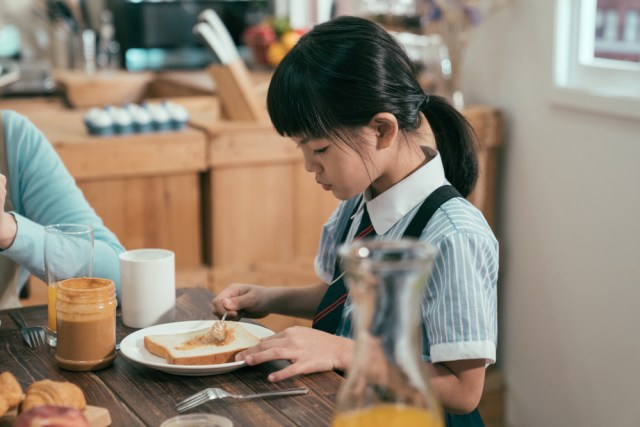 Ilustrasi anak sarapan Foto: Shutterstock