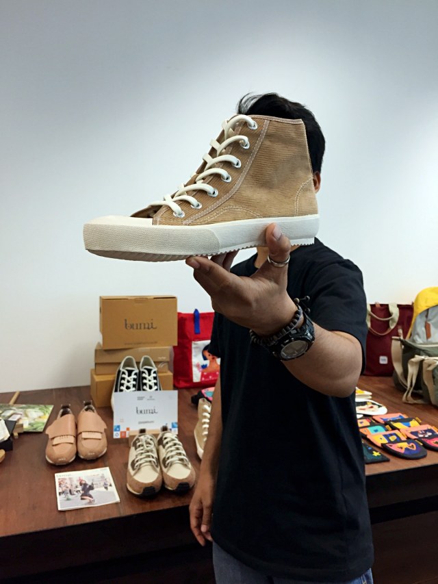  Ilustrasi sneakers. Foto: Fauzan Anangga/kumparan