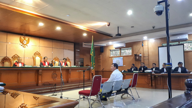 Sidang tindak pidana korupsi Eks Sekda Jabar Iwa Karniwa, Rabu (4/3). (Foto: Assyifa/bandungkiwari.com)