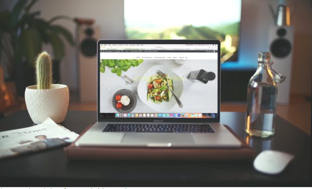  Ilustrasi website | Photo from Unsplash/ Igor Miske
