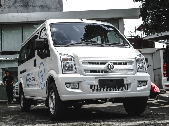 Tampilan depan DFSK Gelora listrik Foto: Bangkit Jaya Putra/kumparan