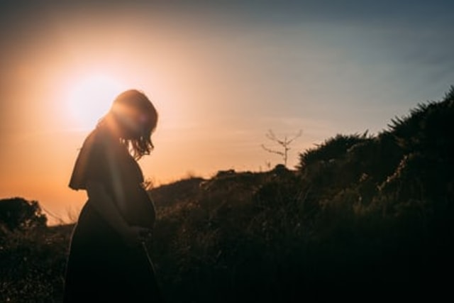 Ilustrasi arti mimpi hamil Foto: Unsplash