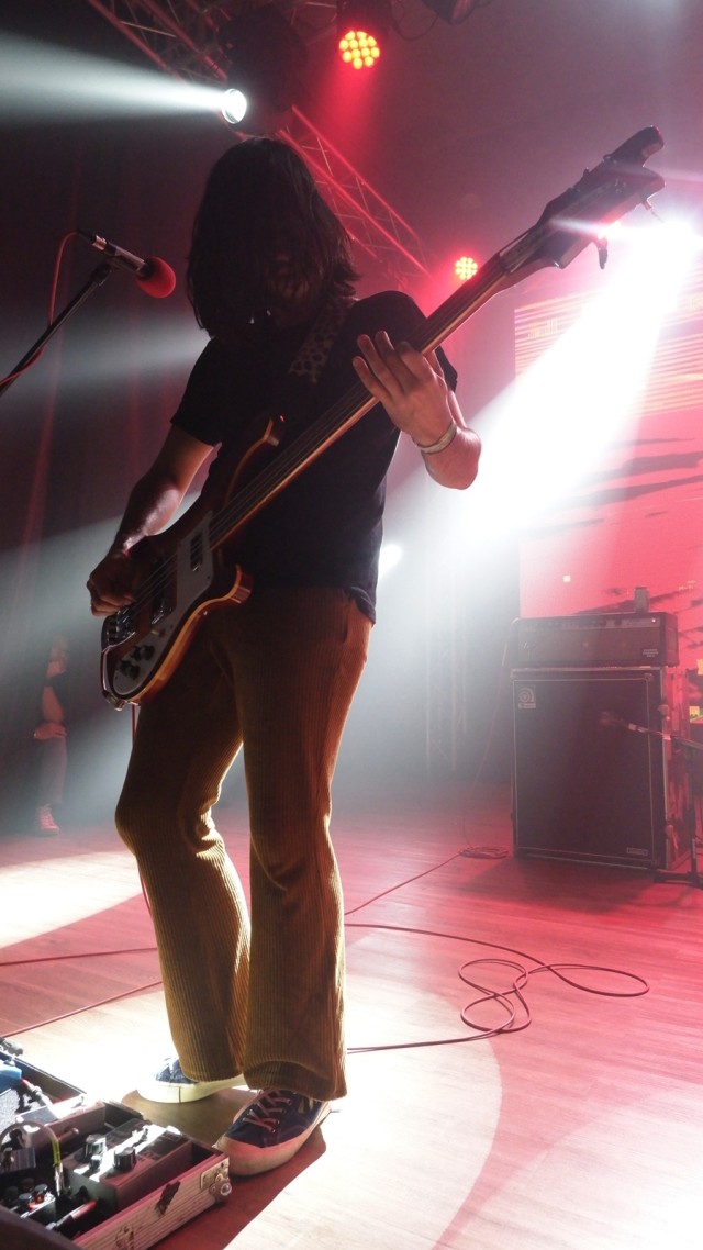 Konser IM3 x Kelompok Penerbang Roket x Sepatu Compass Foto: Hesti Widianingtyas/kumparan