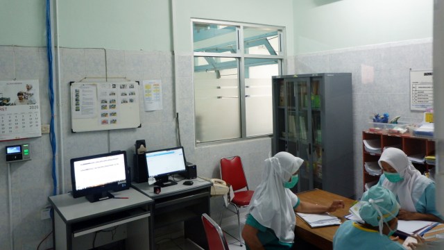 Suasana ruang isolasi di RSUP Dr Sardjito. Foto: Arfiansyah Panji Purnandaru/kumparan