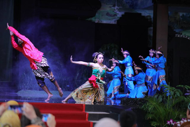 Sumber foto dari Madiuntoday : Pertunjukan Teater Tradisi "Retno Dumilah Krida" di TMII Jakarta.