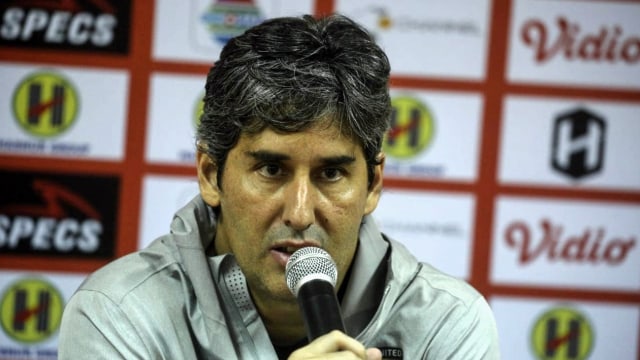 Pelatih Bali United, Stefano Cugurra 'Teco',  saat menghadiri jumpa pers usai jumpa Barito Putera. Foto: Dok. Media Bali United