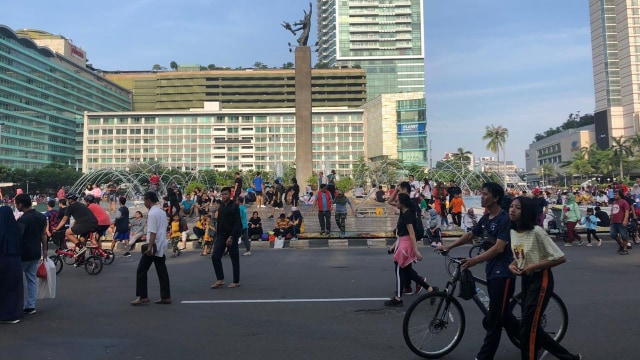 Suasana di area CFD di Bunderan HI, MH Thamrin, Jakarta Pusat, Minggu (8/3). Foto: Raga Imam/kumparan