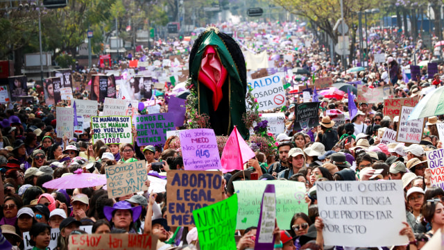 Peringatan Hari Perempuan Internasional di Meksiko. Foto: REUTERS/Henry Romero