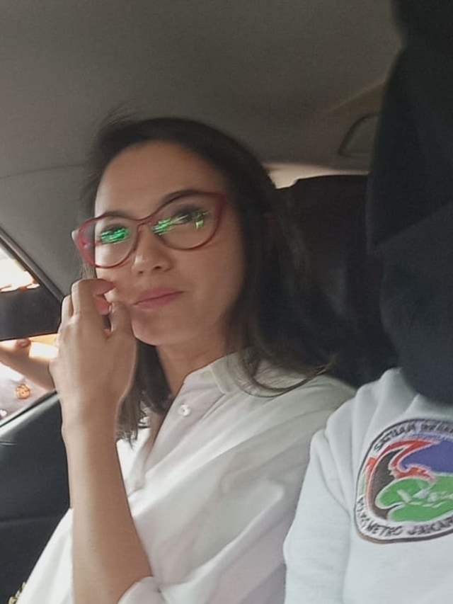 Ririn Ekawati dibawa ke BNN. Foto: Giovanni/kumparan