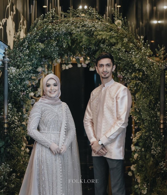 Vebby Palwinta dan Razi Bawazier Foto: Instagram/razibawazier