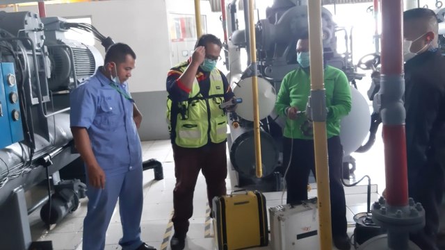 Tim Pengawas Ketenagakerjaan melakukan pemeriksaan terhadap PT. Alpen Food Industry (AFI) , perusahaan yang memproduksi es krim AICE. Foto: Dok. Kemnaker