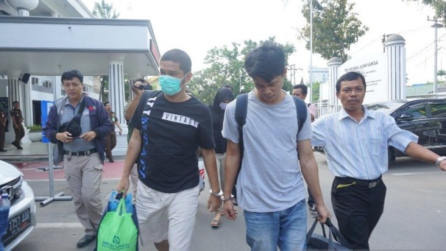 Tiga tersangka kasus pembunuhan tiba di Kejaksaan Negeri Medan, Selasa. Foto: ANTARA/Nur Aprilliana Br Sitorus