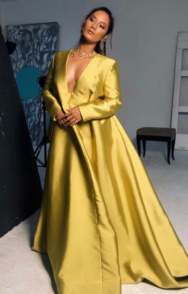 Potret OOTD ala Tara Basro. Foto: Instagram / @tarabasro
