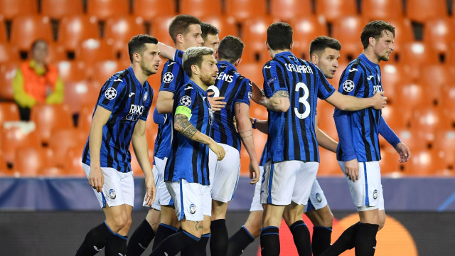 Para pemain Atalanta merayakan gol.  Foto:  UEFA Pool/Handout via REUTERS