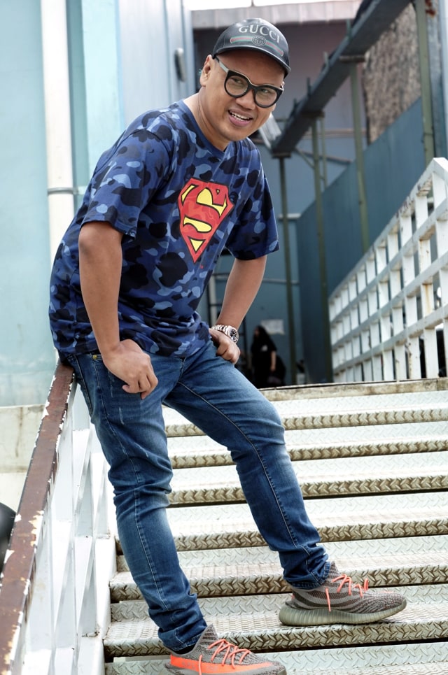 Presenter Uya Kuya saat ditemui dikawasan Tendean, Jakarta. Foto: Dok. Ronny